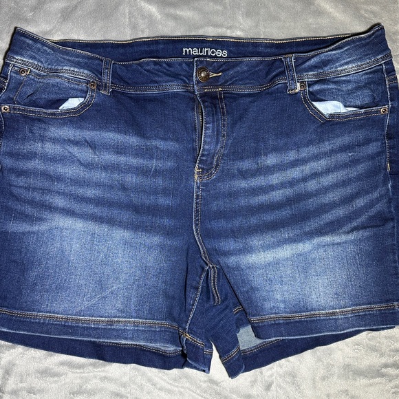 Maurices Dark Blue Jean Shorts size 20 - Picture 1 of 5